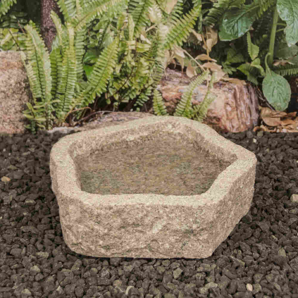 Pink natural-shaped birdbath D. 45 cm.